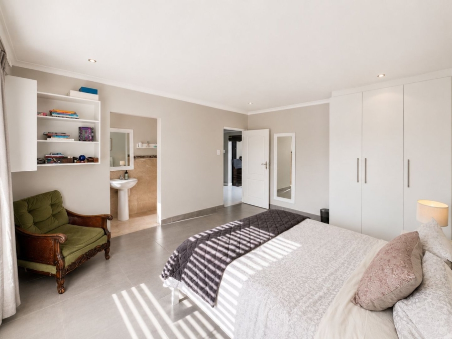 4 Bedroom Property for Sale in Flamingo Vlei Western Cape